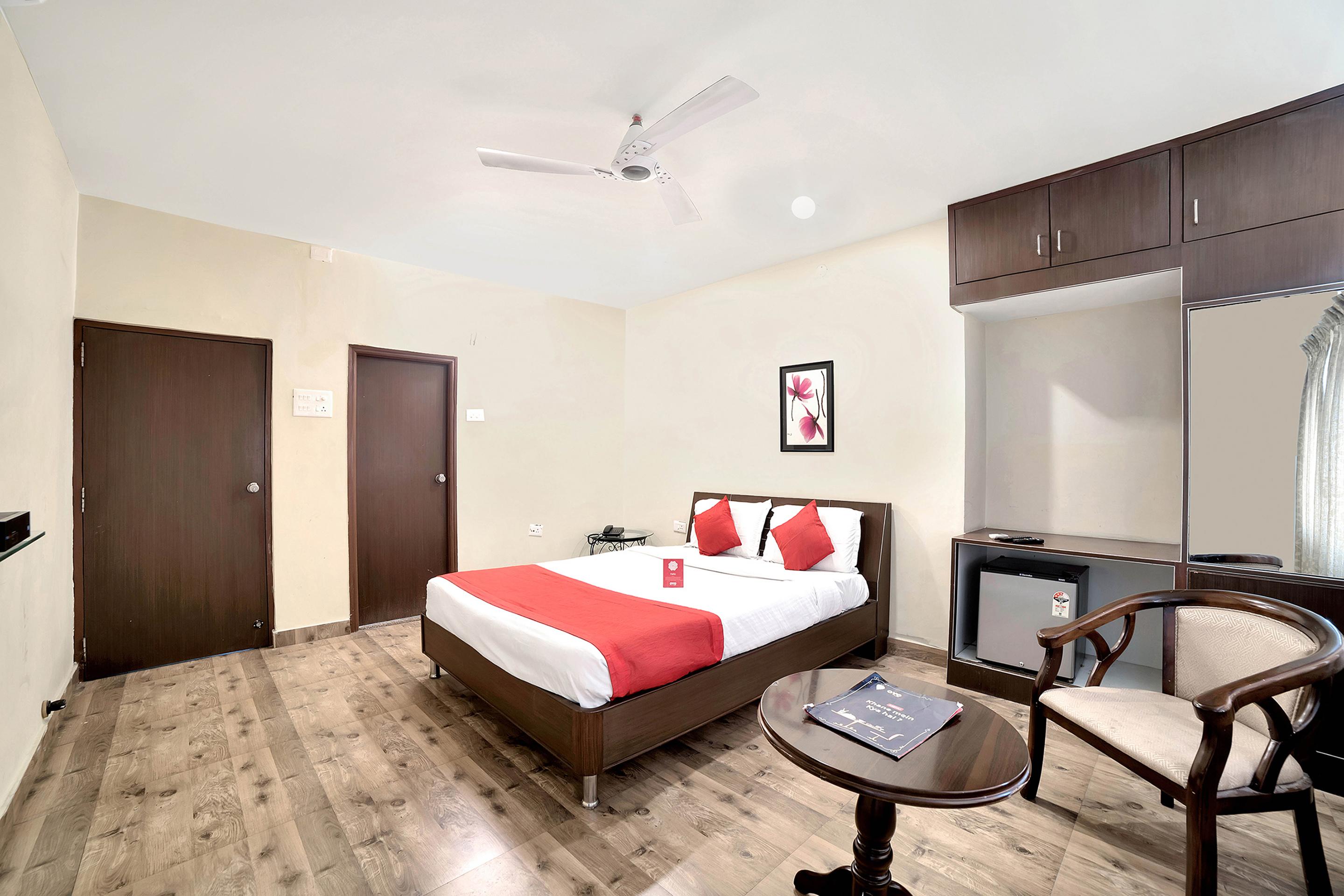 Oyo 674 Apartment Hotel Manar Luxury Suites 海得拉巴 外观 照片