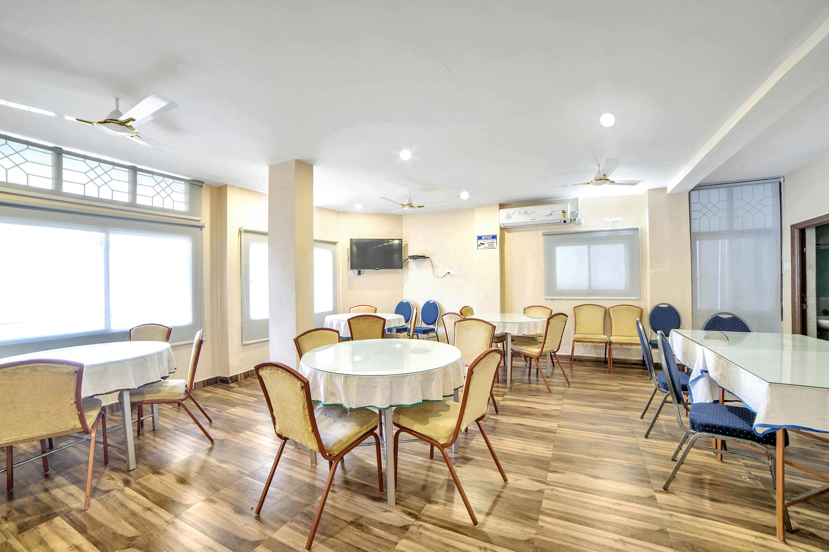 Oyo 674 Apartment Hotel Manar Luxury Suites 海得拉巴 外观 照片