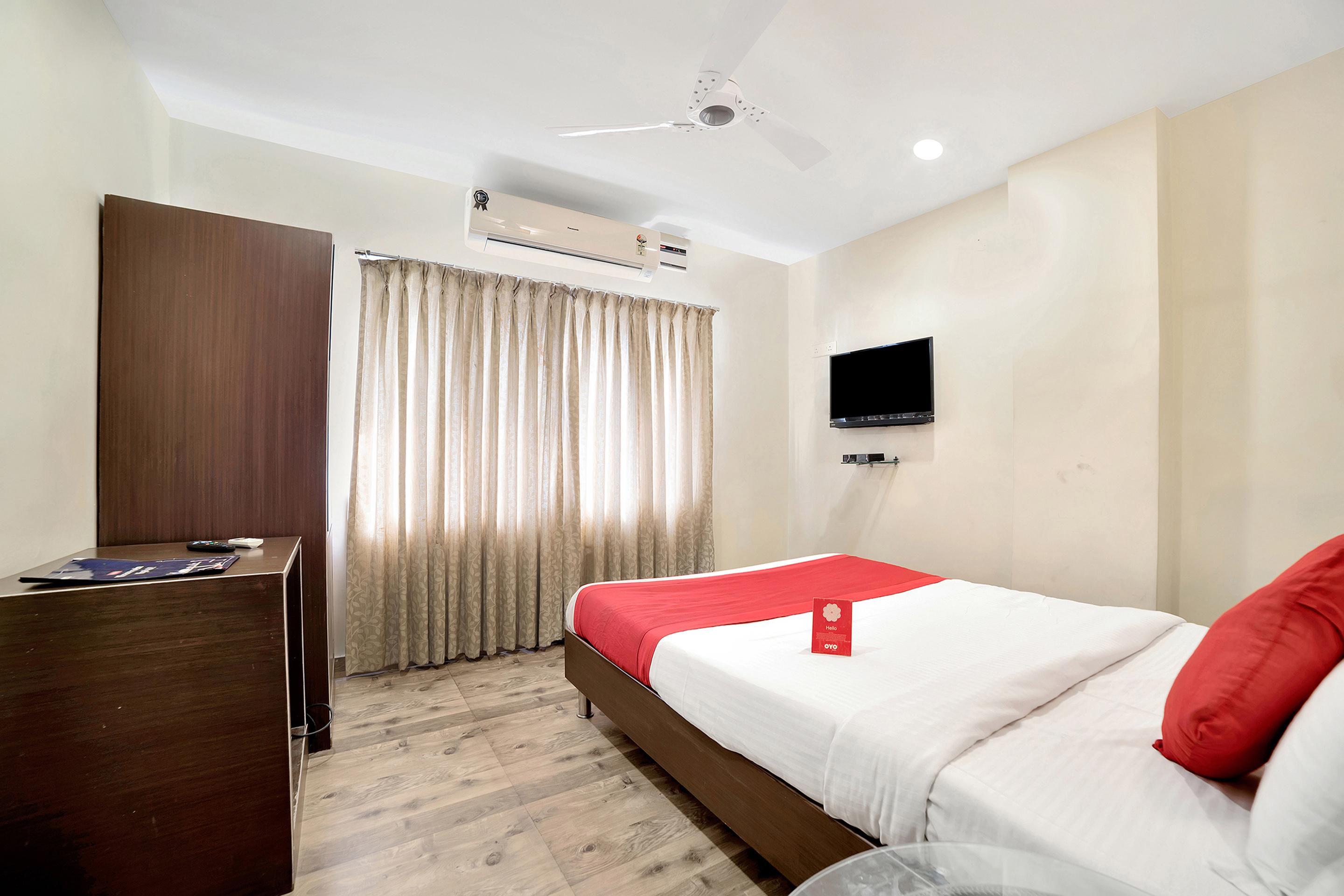 Oyo 674 Apartment Hotel Manar Luxury Suites 海得拉巴 外观 照片