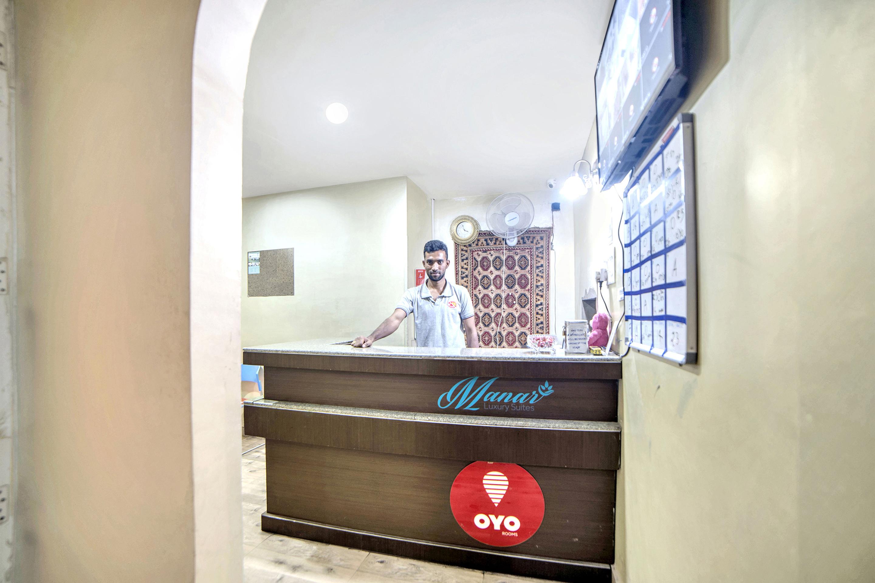 Oyo 674 Apartment Hotel Manar Luxury Suites 海得拉巴 外观 照片